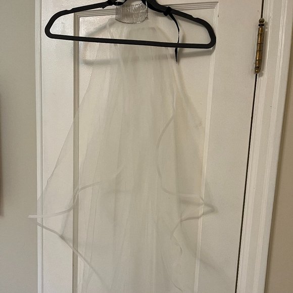 Sara Gabriel Julianne Veil - Picture 3 of 6